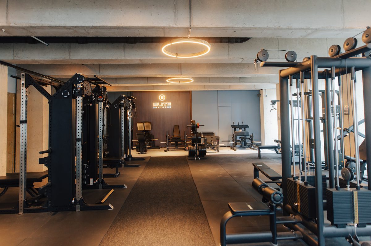 De private gym-vloer van Eight